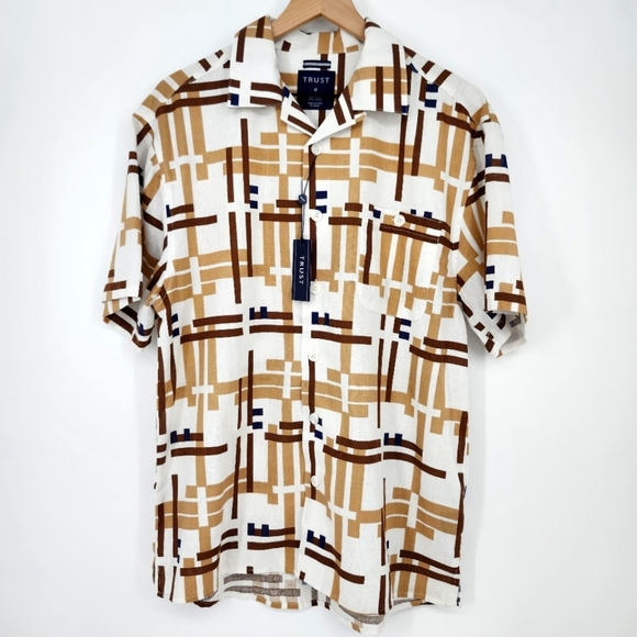 Trust NWT Mens Camp Shirt Size M Brown Tan Retro Print Linen Blend Resort Cruise - Picture 1 of 8